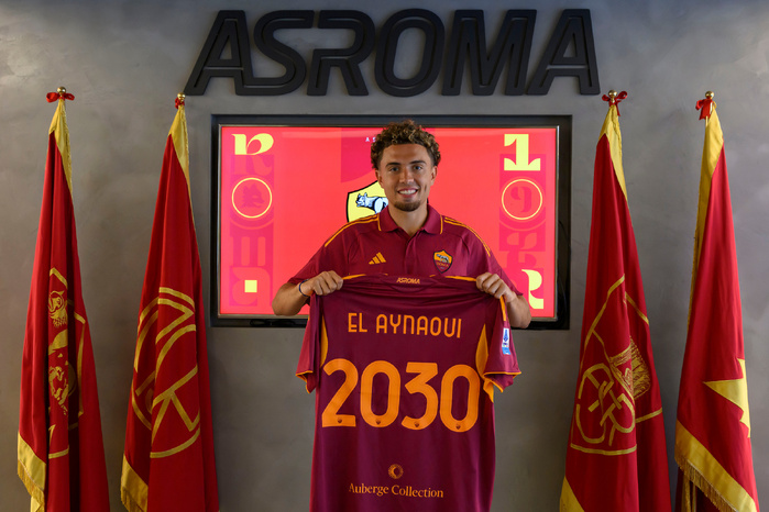 Football : L'AS Roma s'attache les services du milieu de terrain marocain Neil El Aynaoui
